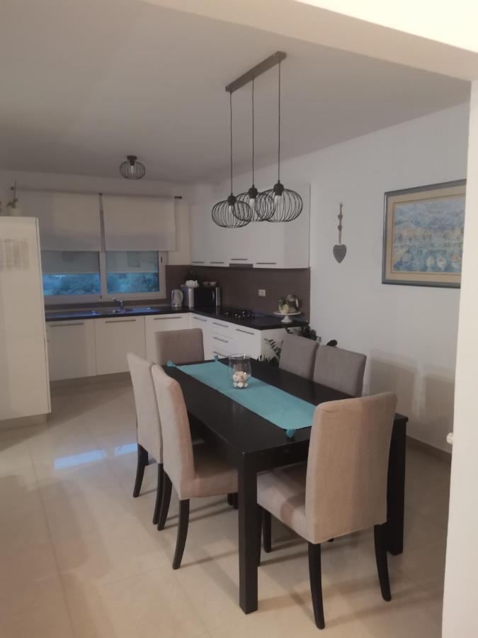 Apartman Ana Kampor Ngoại thất bức ảnh